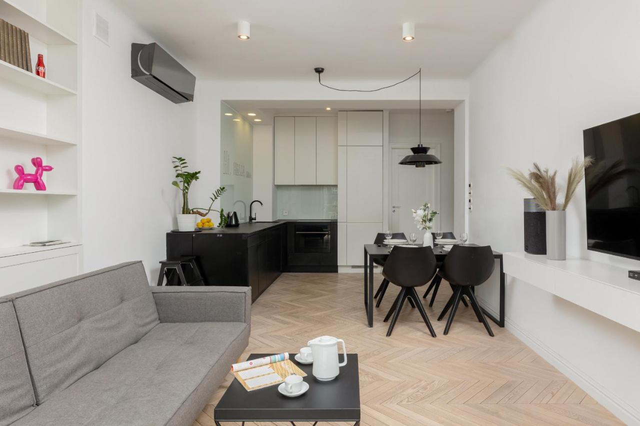 Trendy Marszalkowska With View Near Ogrod Saski By Renters Apartament